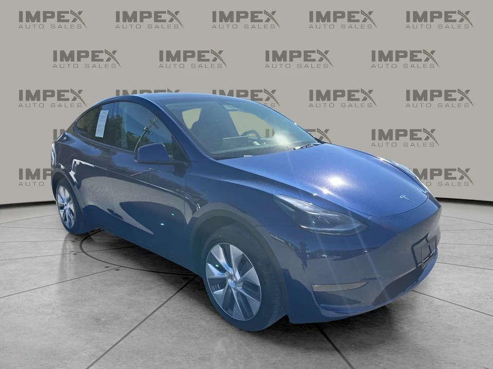 2023 Tesla Model Y - Image 7 of 12