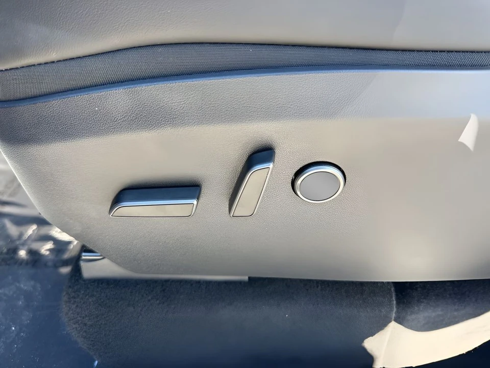 2023 Tesla Model Y - Image 10 of 12