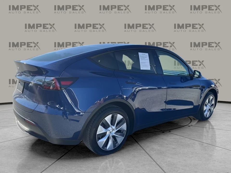 2023 Tesla Model Y - Image 5 of 12