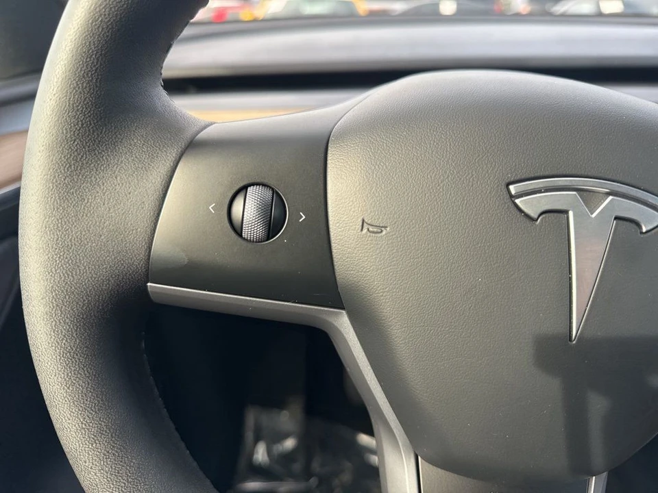 2023 Tesla Model Y - Image 15 of 21