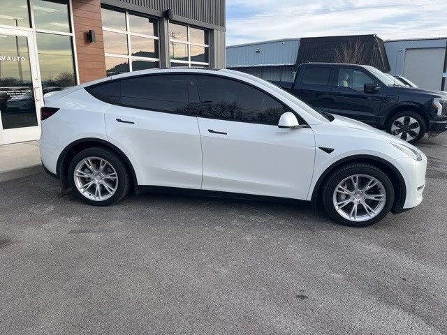 2023 Tesla Model Y - Image 8 of 21