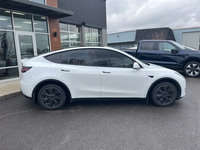 2023 Tesla Model Y - Image 8 of 21