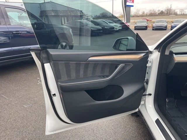2023 Tesla Model Y - Image 11 of 21