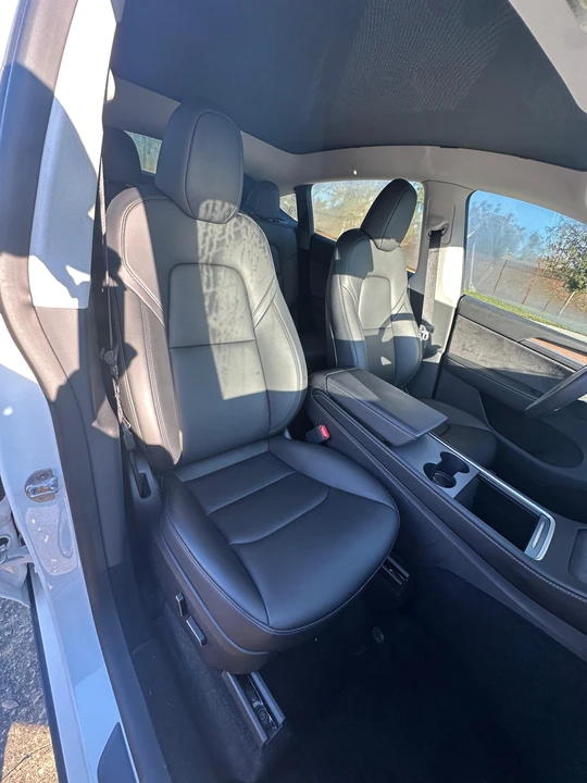 2023 Tesla Model Y - Image 28 of 31