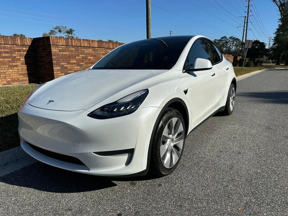 2023 Tesla Model Y - Image 8 of 31