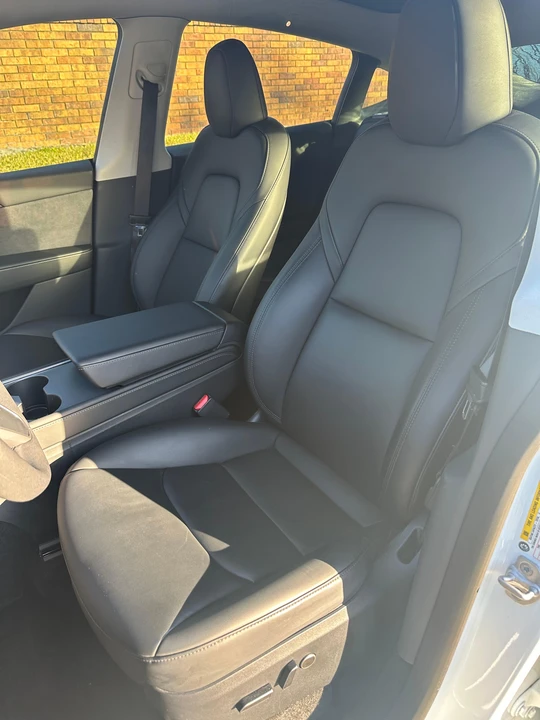 2023 Tesla Model Y - Image 27 of 31
