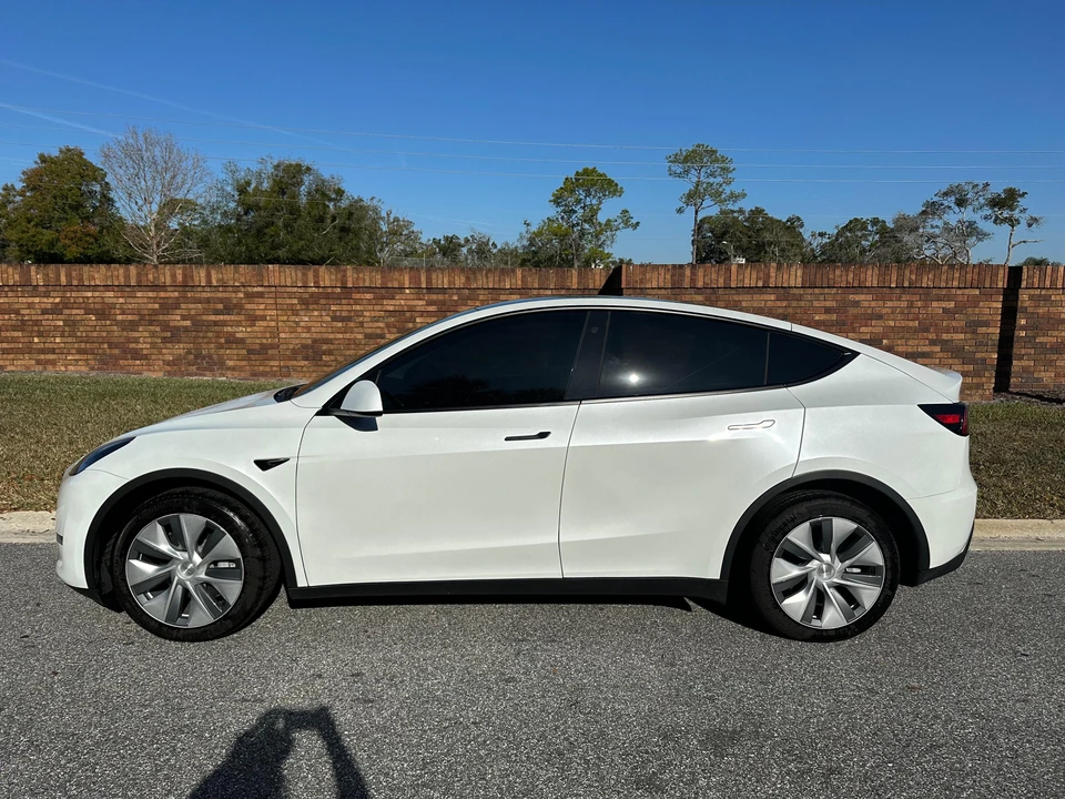 2023 Tesla Model Y - Image 10 of 31