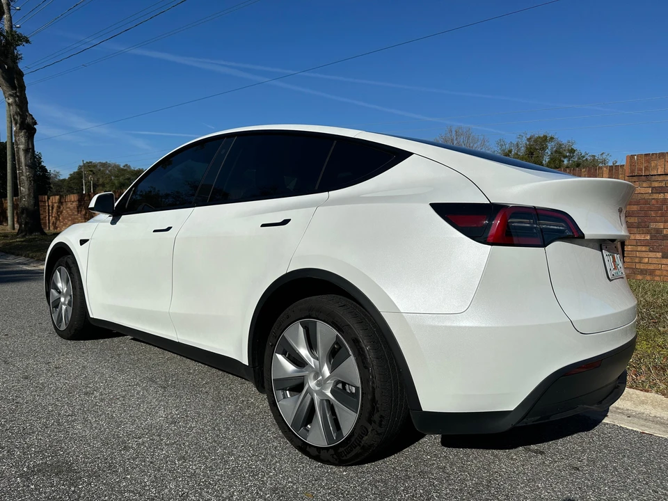 2023 Tesla Model Y - Image 11 of 31
