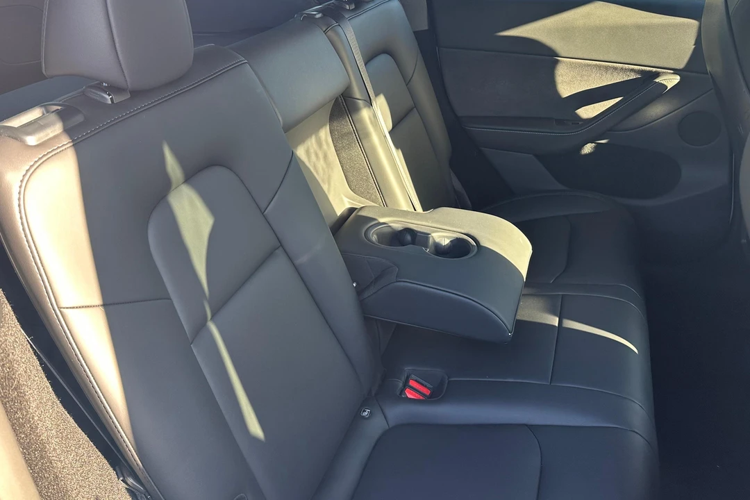 2023 Tesla Model Y - Image 24 of 31
