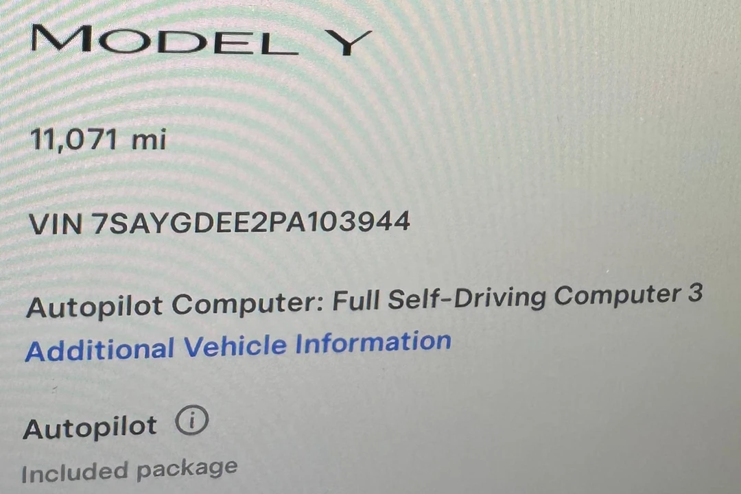 2023 Tesla Model Y - Image 25 of 31