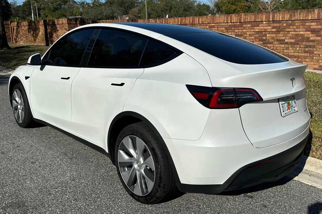 2023 Tesla Model Y - Image 4 of 31