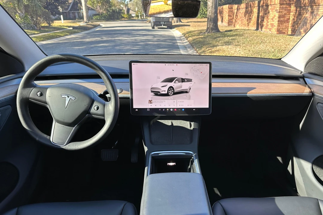 2023 Tesla Model Y - Image 22 of 31