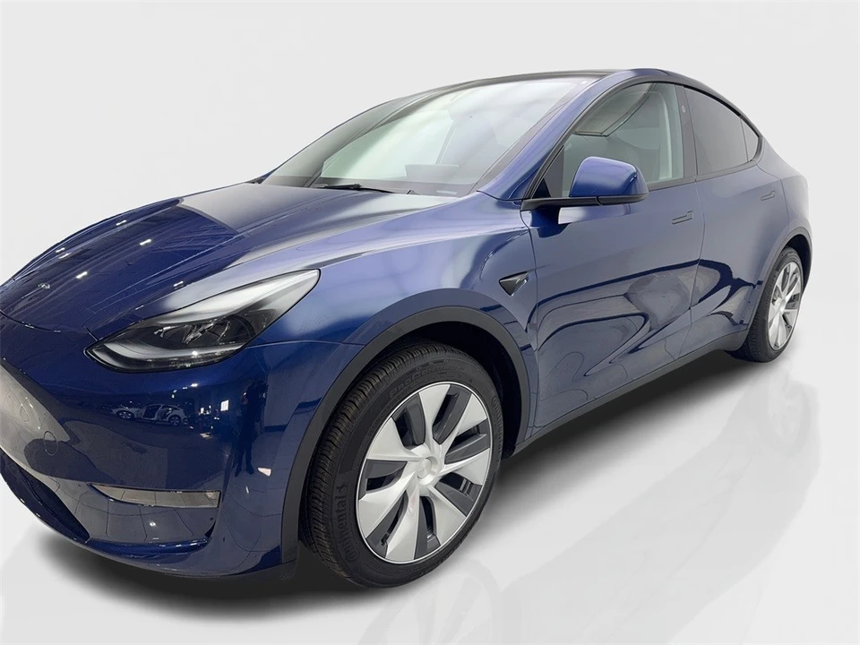 2023 Tesla Model Y - Image 11 of 12
