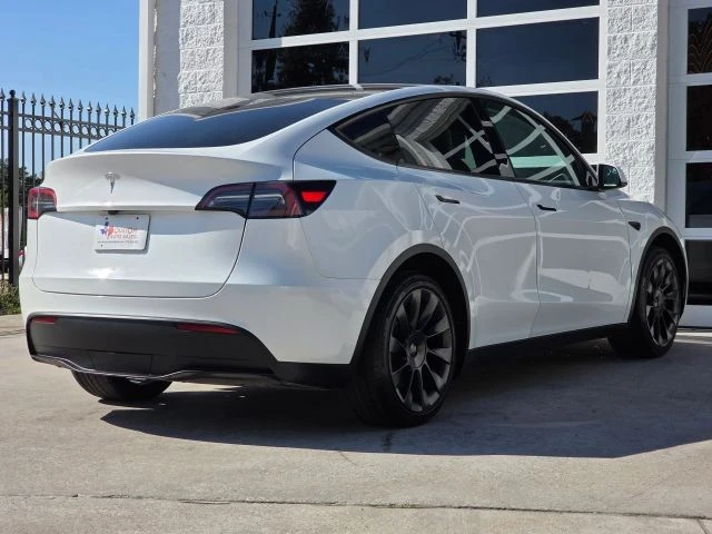 2023 Tesla Model Y - Image 4 of 21