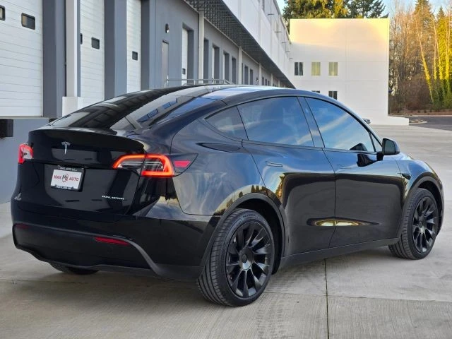 2023 Tesla Model Y - Image 8 of 21