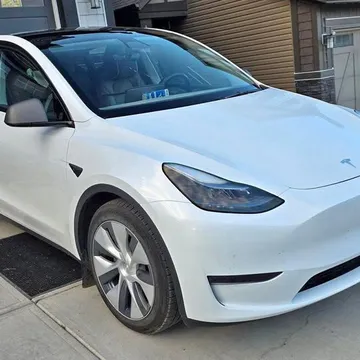 2023 Tesla Model Y Standard RWD