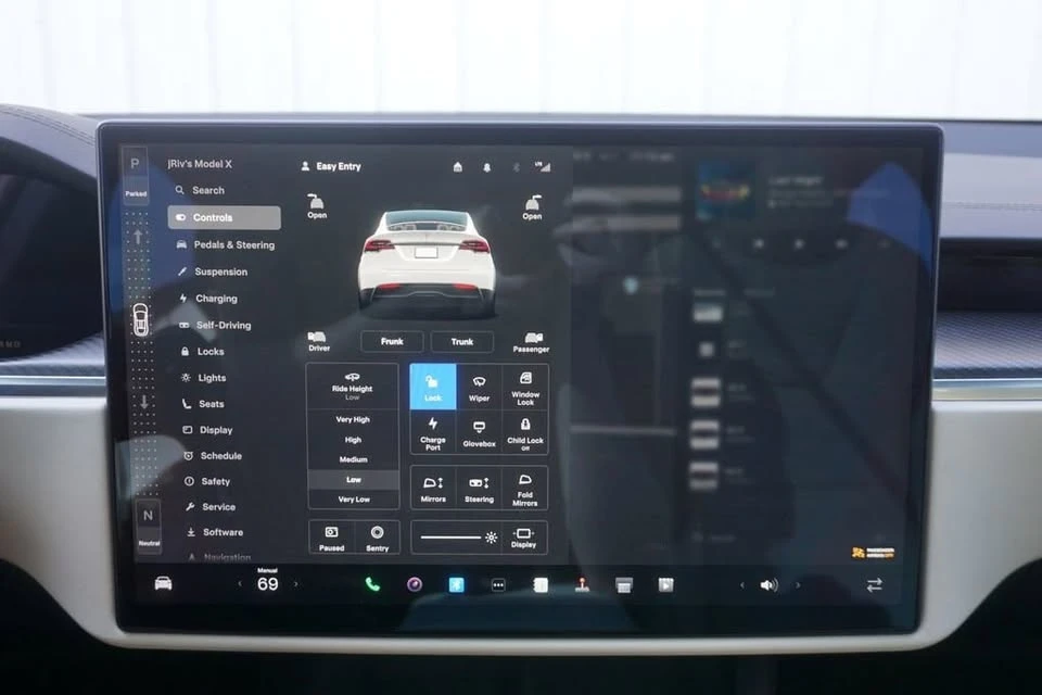 2023 Tesla Model X Plaid - Image 13 of 20