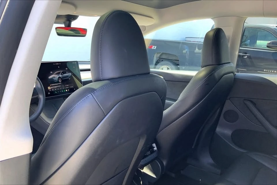 2023 Tesla Model Y - Image 12 of 20