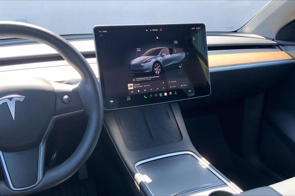 2023 Tesla Model Y - Image 15 of 20