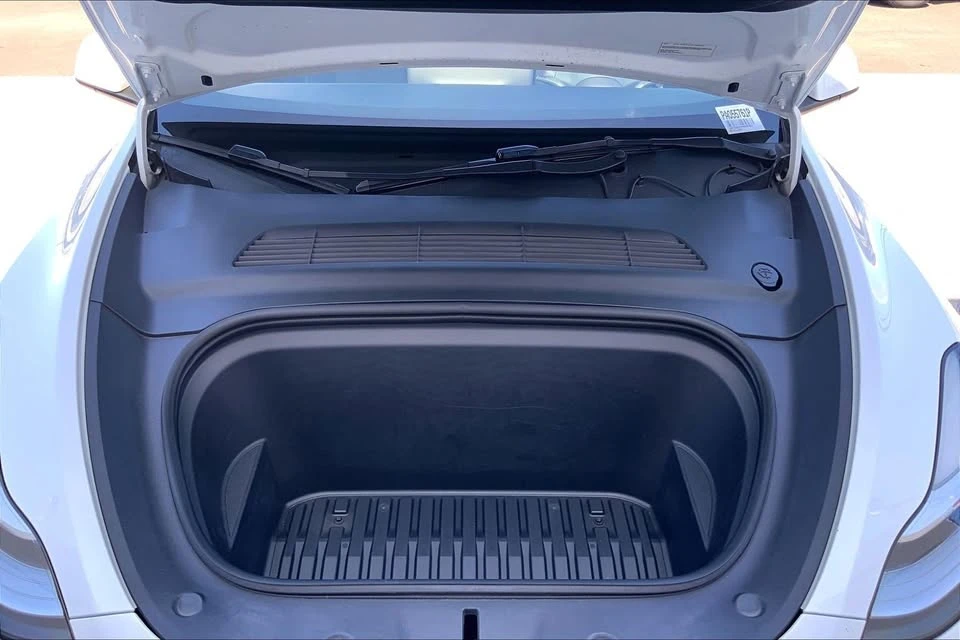 2023 Tesla Model Y - Image 9 of 20