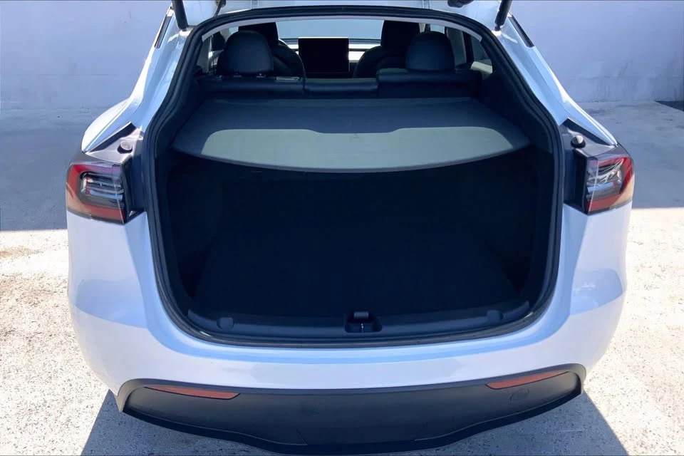 2023 Tesla Model Y - Image 18 of 20