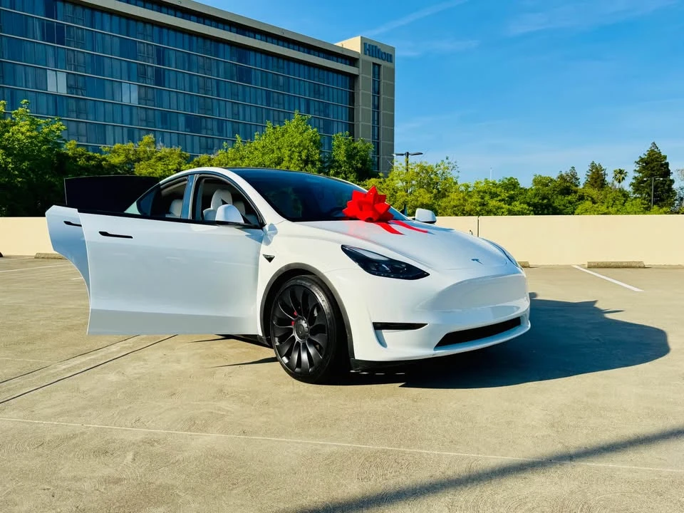 2023 Tesla Model Y Performance - Image 14 of 20