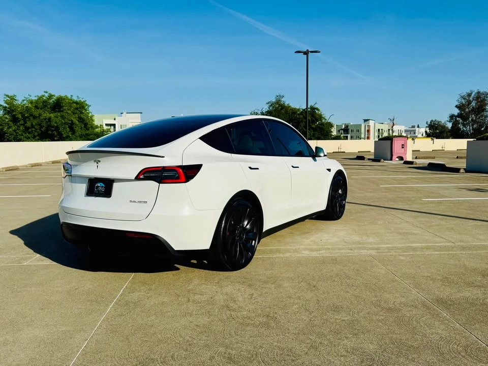 2023 Tesla Model Y Performance - Image 4 of 20