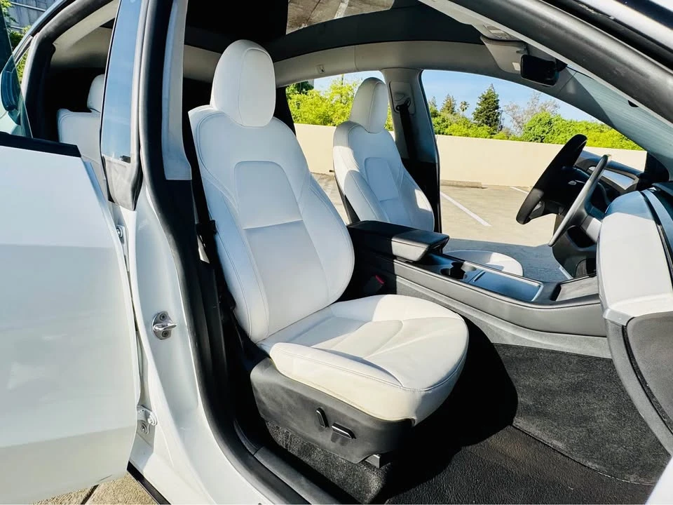 2023 Tesla Model Y Performance - Image 12 of 20