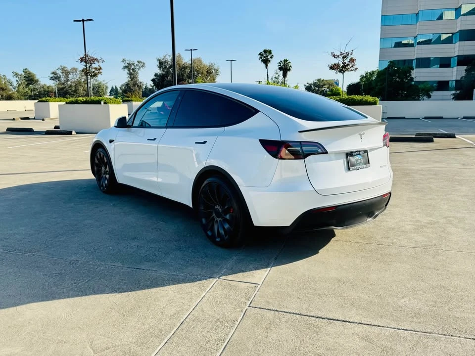 2023 Tesla Model Y Performance - Image 6 of 20