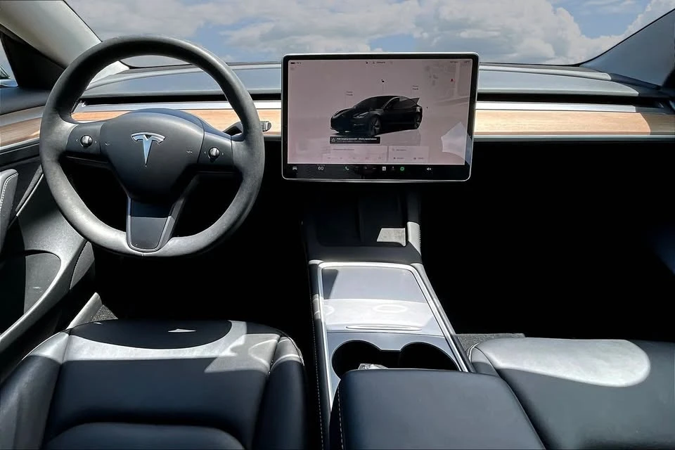 2023 Tesla Model 3 - Image 8 of 11