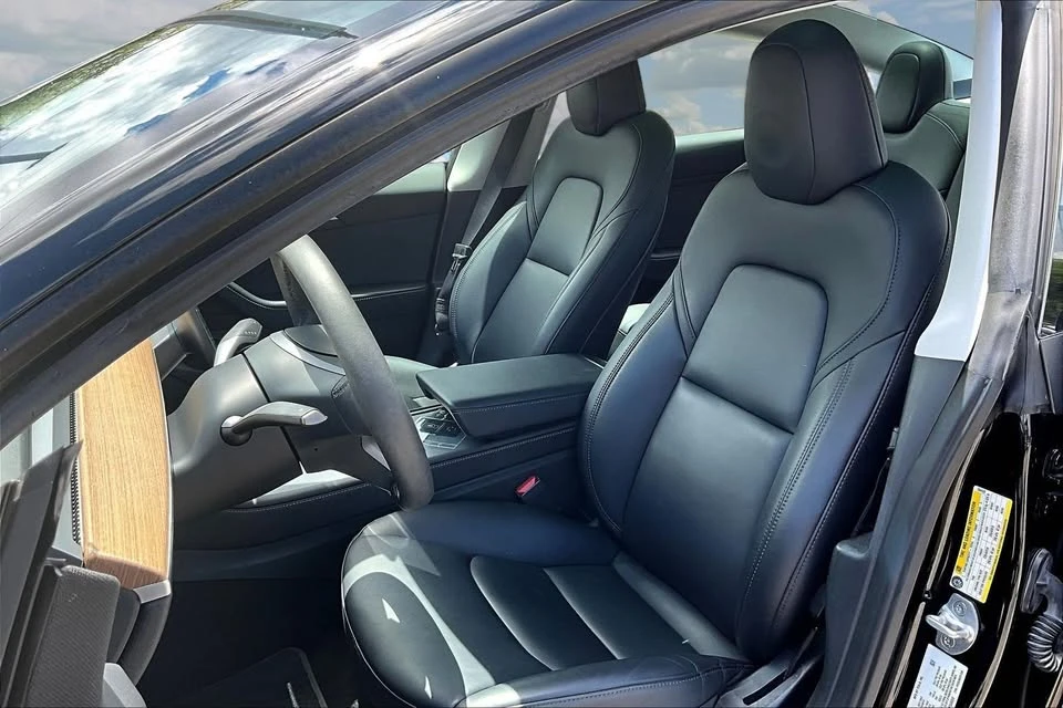 2023 Tesla Model 3 - Image 10 of 11