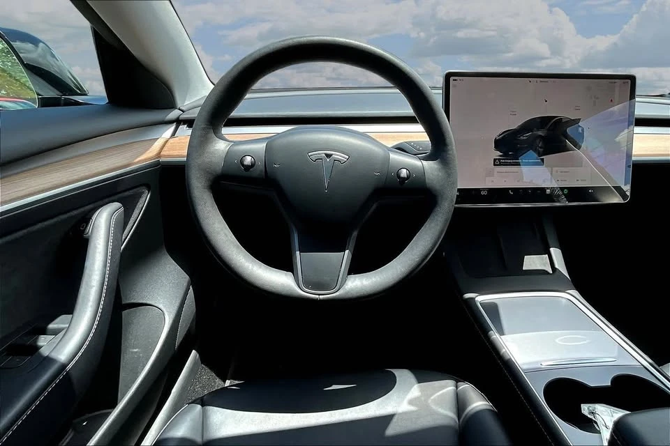 2023 Tesla Model 3 - Image 9 of 11