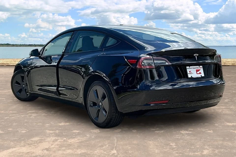 2023 Tesla Model 3 - Image 5 of 11
