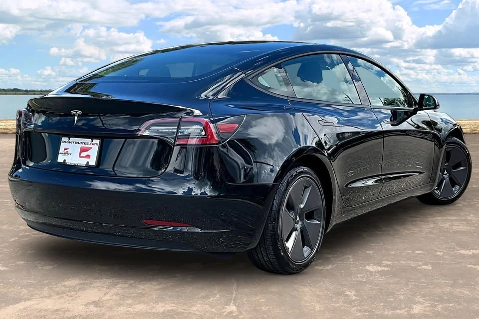 2023 Tesla Model 3 - Image 4 of 11
