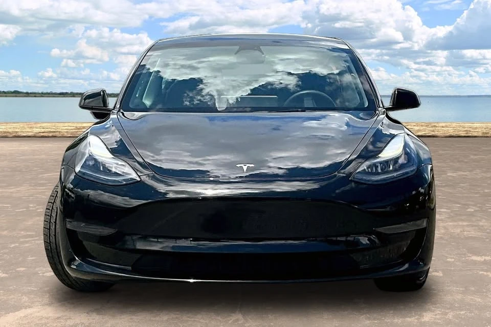 2023 Tesla Model 3 - Image 2 of 11