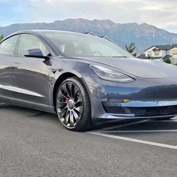 2023 Tesla Model 3 Performance