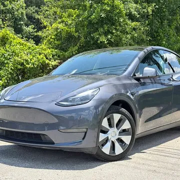 2023 Tesla Model Y Long Range Dual Motor