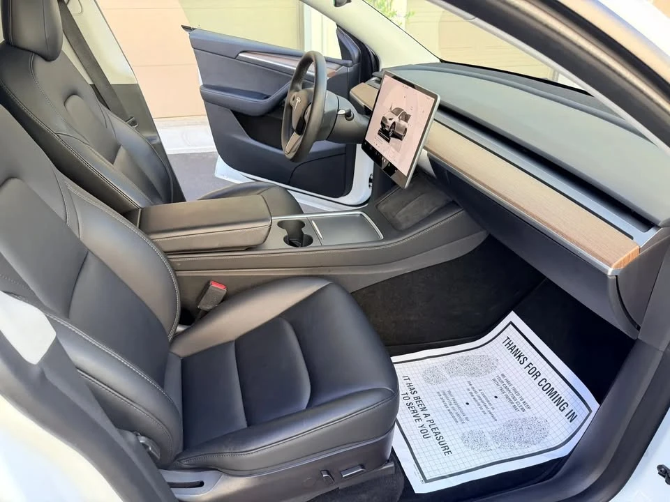 2023 Tesla Model Y - Image 11 of 20