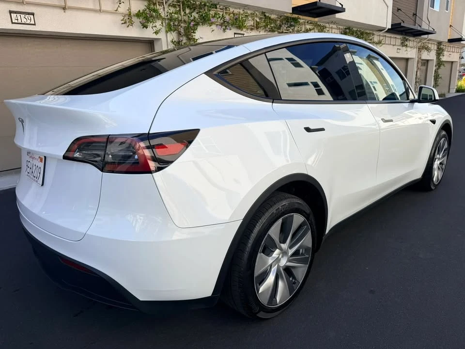 2023 Tesla Model Y - Image 5 of 20