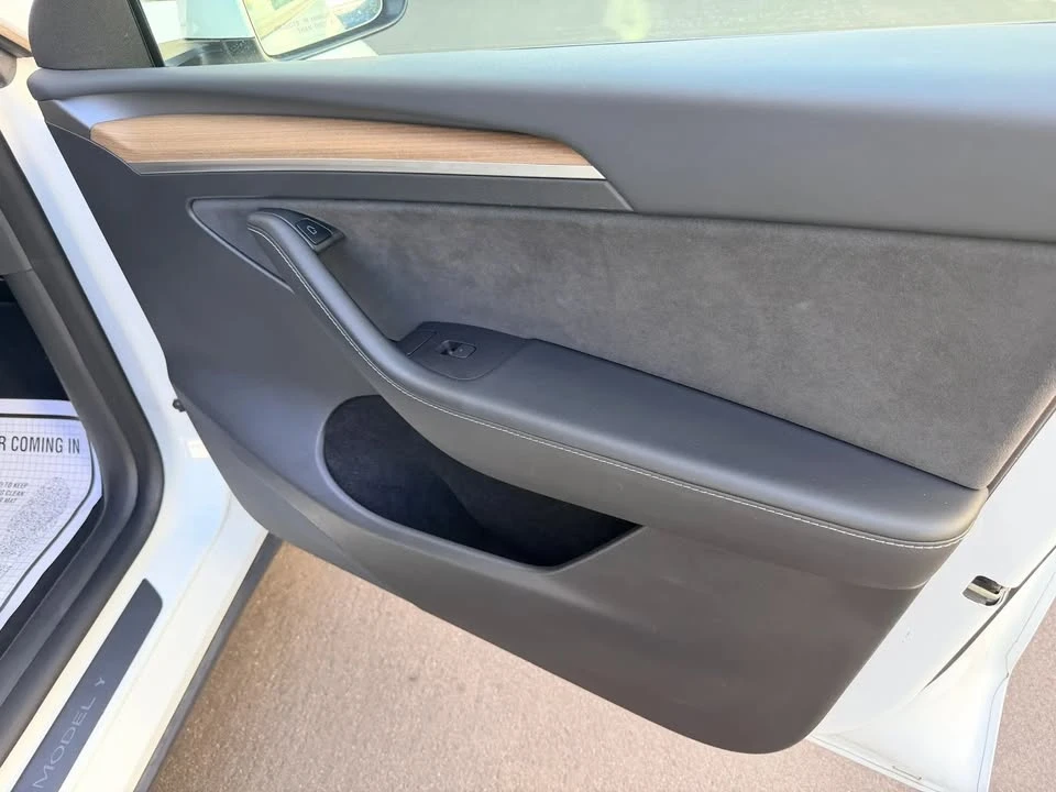2023 Tesla Model Y - Image 13 of 20
