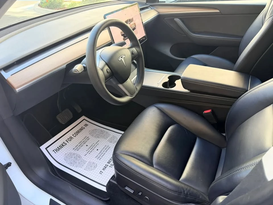 2023 Tesla Model Y - Image 9 of 20