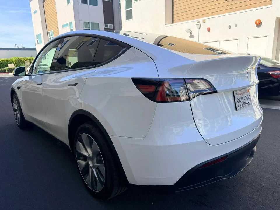 2023 Tesla Model Y - Image 3 of 20