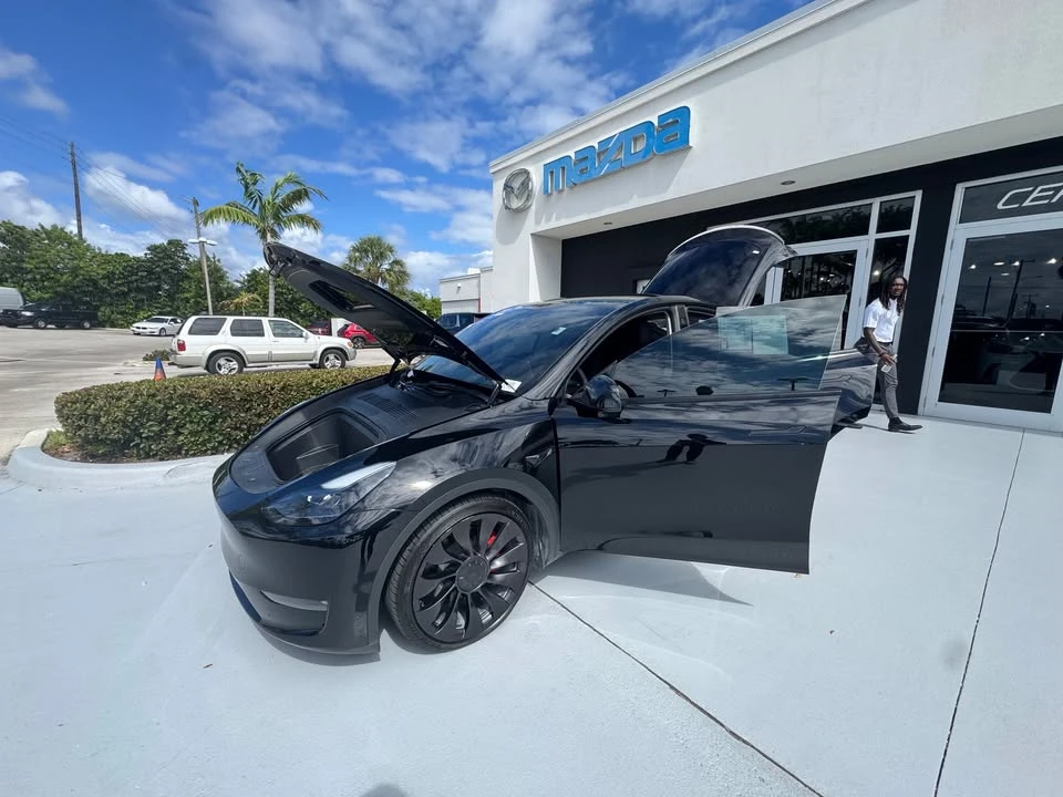 2023 Tesla Model Y Performance - Image 2 of 8