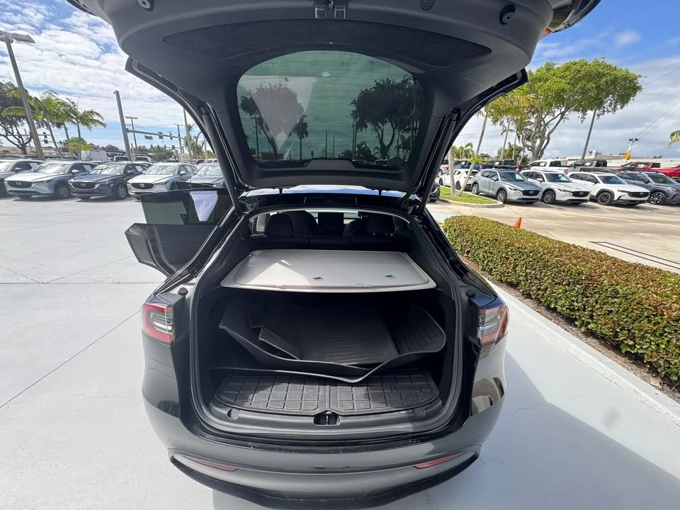 2023 Tesla Model Y Performance - Image 7 of 8