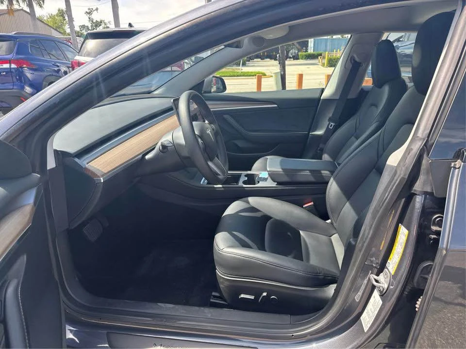 2023 Tesla Model 3 - Image 5 of 12