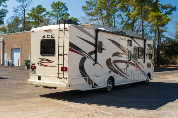 2023 Ford Super Duty 4th Gen - Image 2 of 9