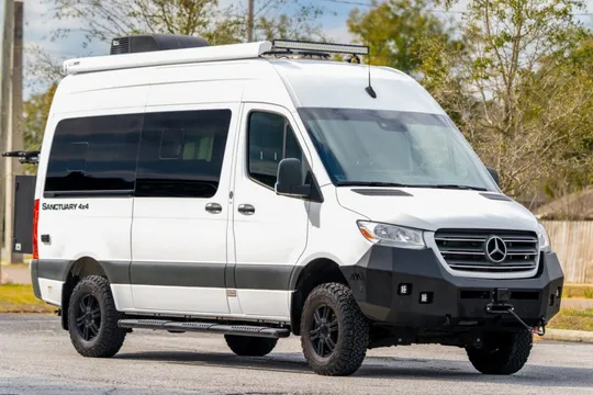 2023 Thor Motor Coach Sanctuary 19P 4x4