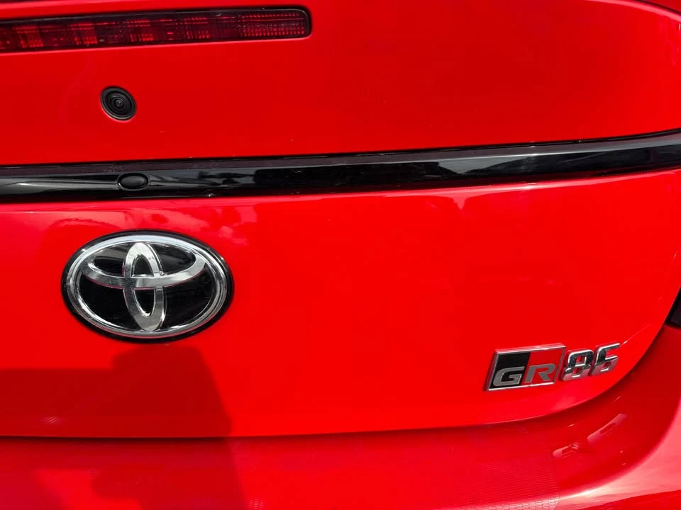 2023 Toyota GR86 2nd Gen - Image 5 of 19