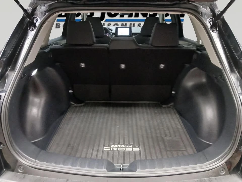 2023 Toyota Corolla Cross - Image 15 of 19