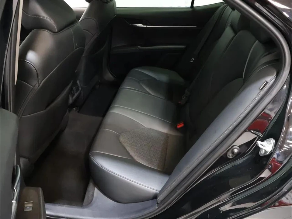 2023 Toyota Camry 8th Gen - Image 25 of 31